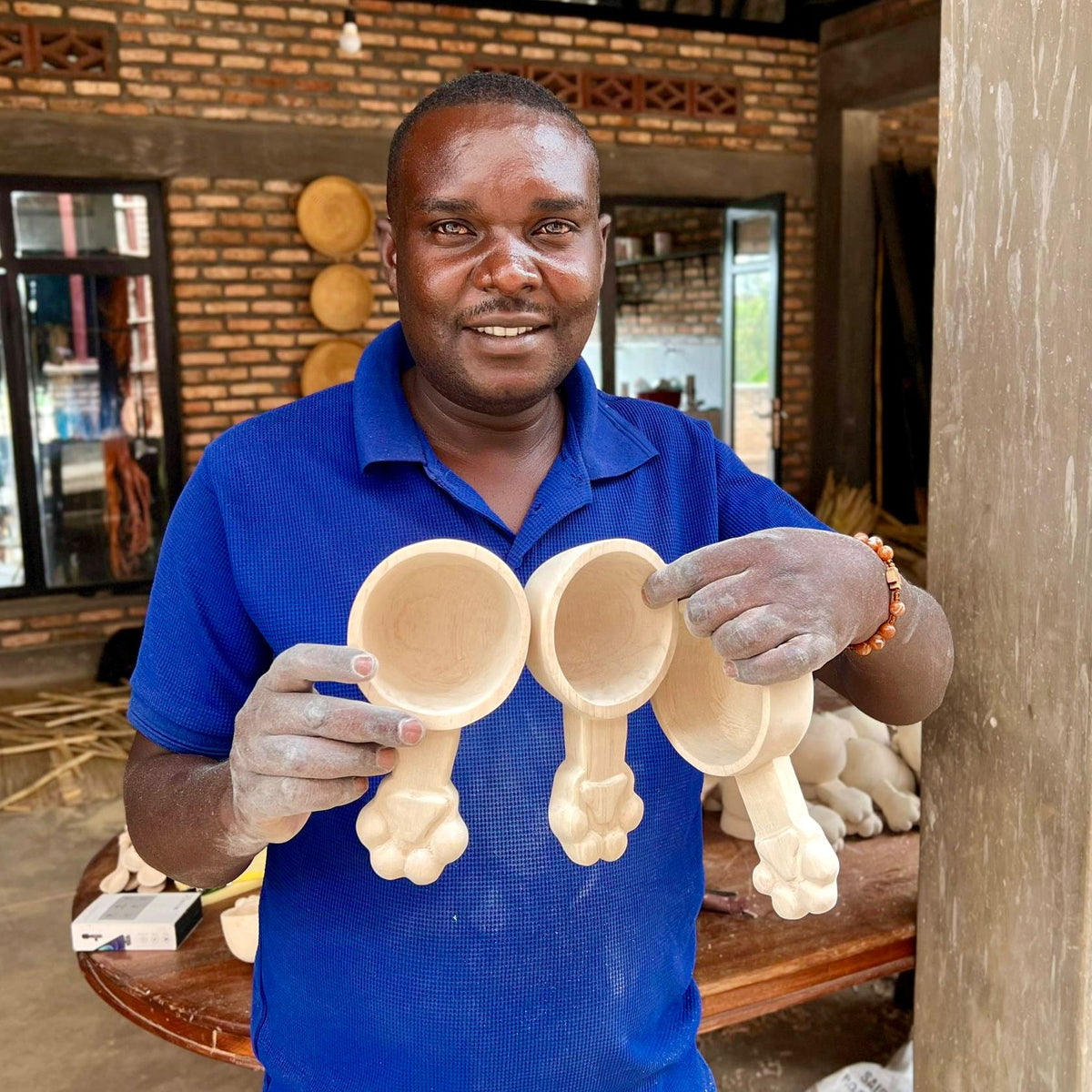 Artisan with Dog scoops