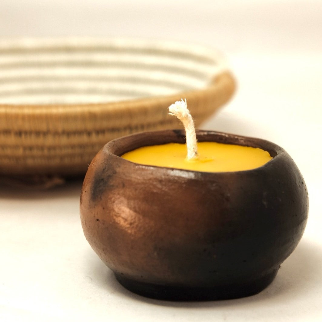 Clay Pinch Pot Candle