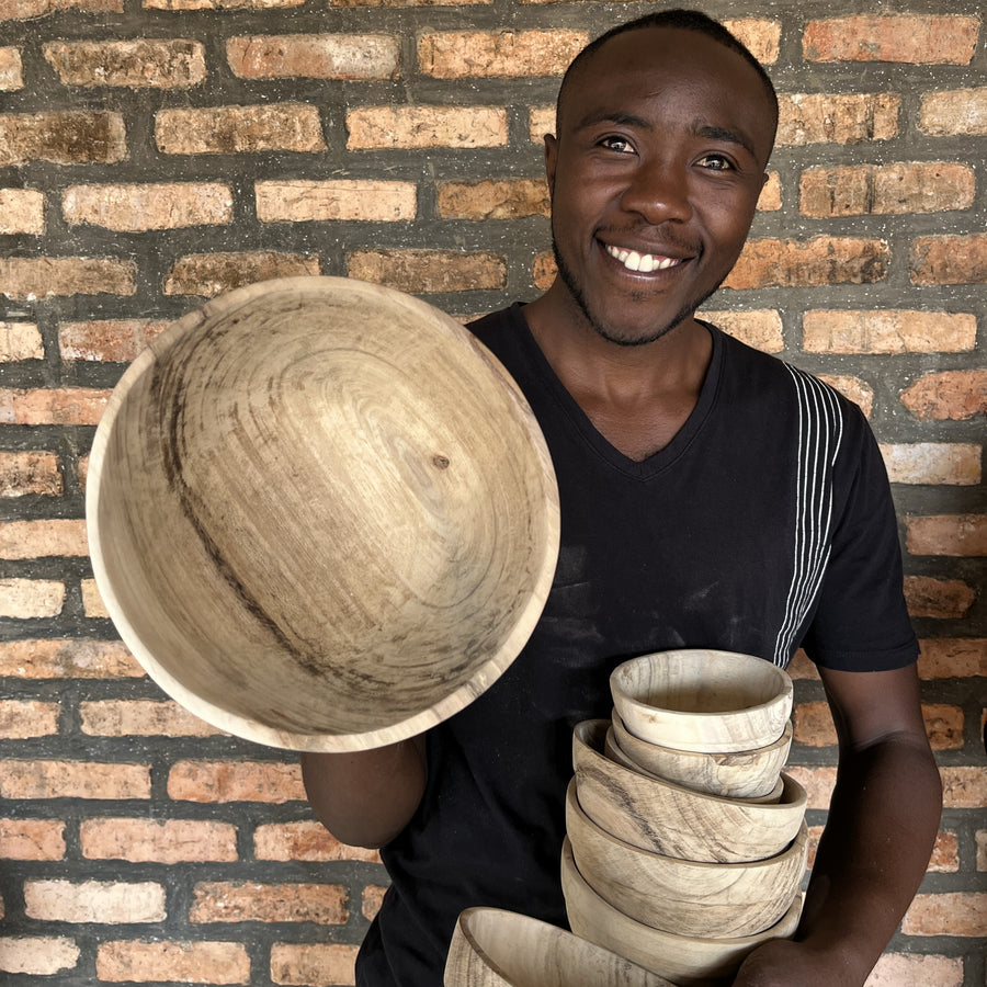 Artisan_with_Drew_Nesting_Bowls