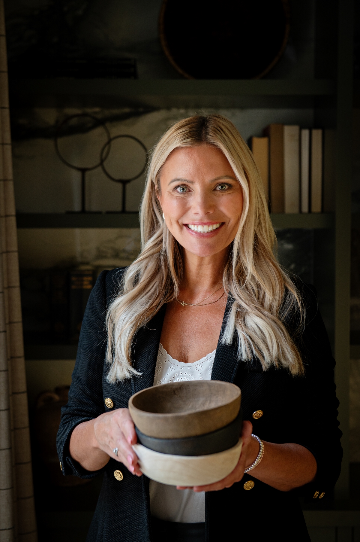 Karin Bennett with Carved Bowls- L 1200