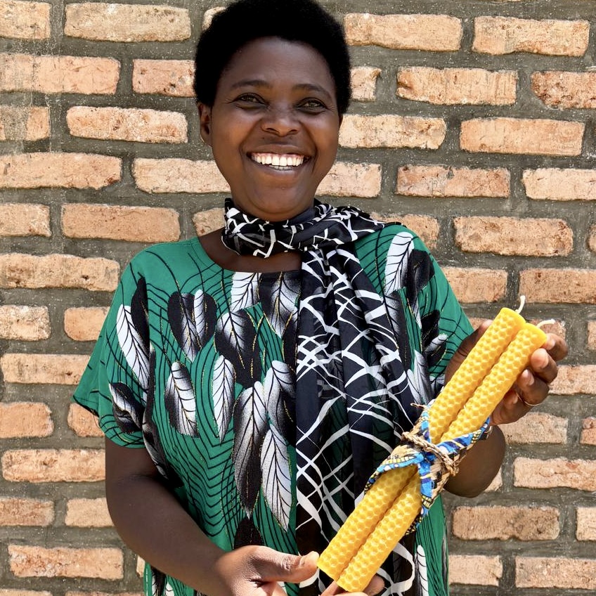 Artisan with beeswax Honeycomb candle